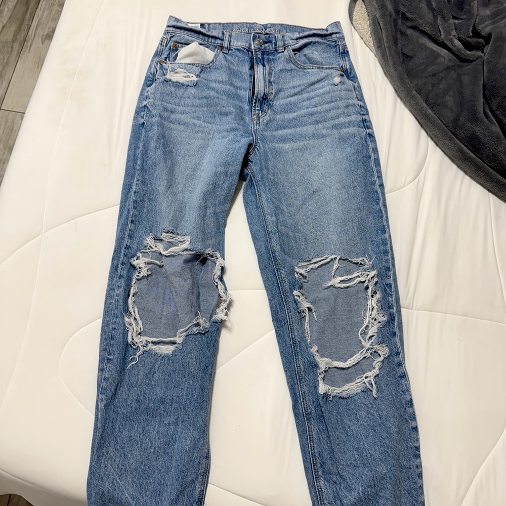 american eagle mom jeans